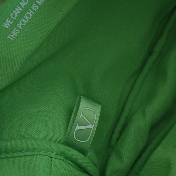 New never used Valentino pouch clutch  9x6 in vibrant spring color VLogo - Picture 7 of 9